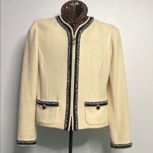 St. John Cream and Black Blazer Classic Cropped Design